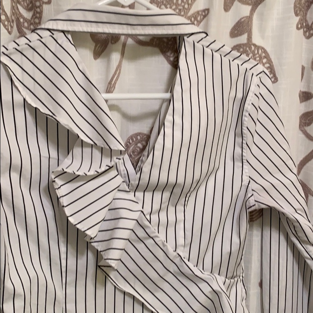 Banana Republic open back ruffle shirt